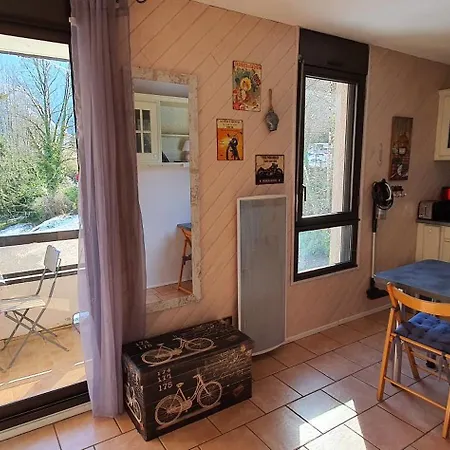 Et Parking Aux Pieds Des Remontees *