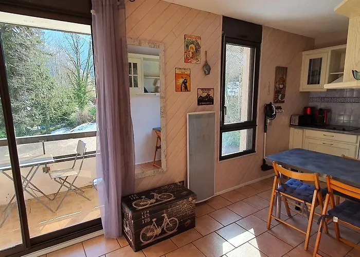 Et Parking Aux Pieds Des Remontees *